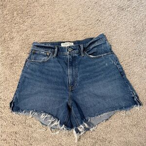 Abercrombie & Fitch The 4in Mom Short High Rise